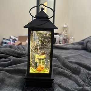 Rare Bath&Body Works witch haunted house water globe